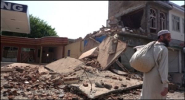 'स्वात के मिंगोरा शहर में मानवीय संकट'