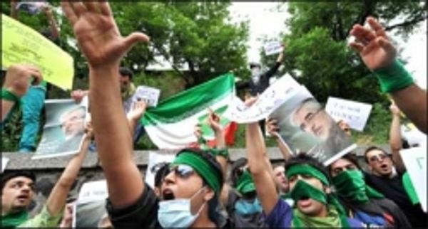 तेहरान में फिर जुटे हज़ारों प्रदर्शनकारी