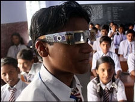 ग्रहण: पर्यटकों को लुभाने की कोशिश
