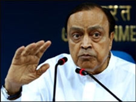 'अंबानी विवाद से लेना-देना नहीं'