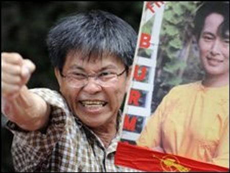 सू ची के समर्थन में बर्मा पर दबाव