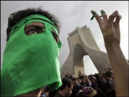 ईरान में पुलिस-विपक्ष के बीच झड़पें