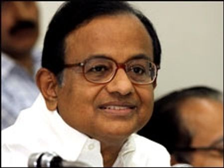 माओवादियों का पक्ष रखने वाले भी निंदा करें: चिदंबरम