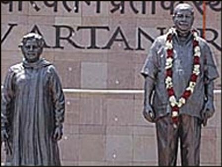 मायावती-राज्यपाल में टकराव तय