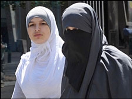 फ़्रांस में बुर्क़े पर रोक लगेगी