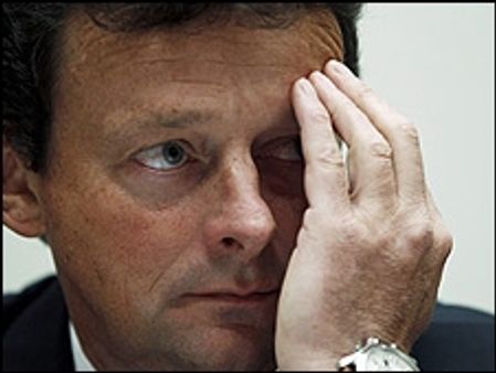 बीपी के प्रमुख की ज़ोरदार ख़िचाई