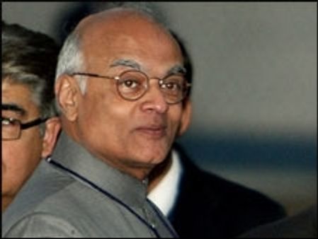 शिवशंकर मेनन चीन की अहम यात्रा पर