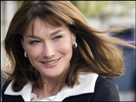 कार्ला ब्रूनी को 'वेश्या' कहा