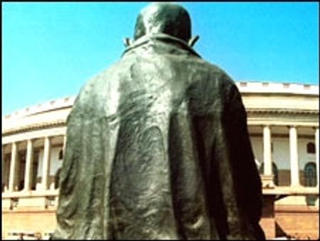 भू-अधिग्रहण विधेयक जल्दी आएगा: प्रणब