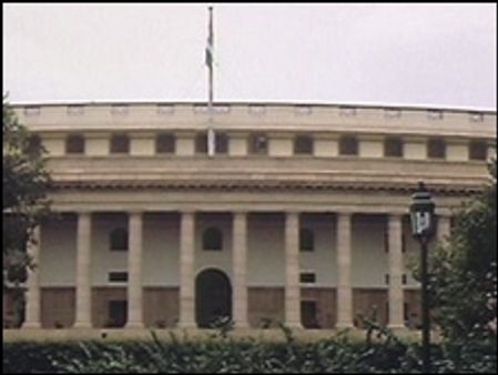 सांसदों का वेतन 300 प्रतिशत बढ़ा