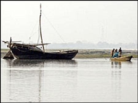 बिहार में नाव दुर्घटना, 28 की मौत