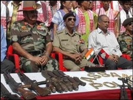 बांग्लादेश ने उल्फा के सदस्य भारत को सौंपे