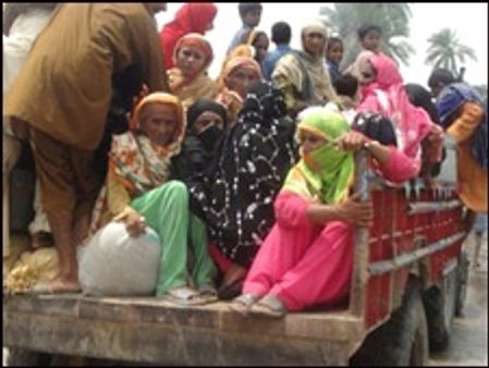 पाक: बाढ़ के कारण 50 लाख नौकरियां गईं