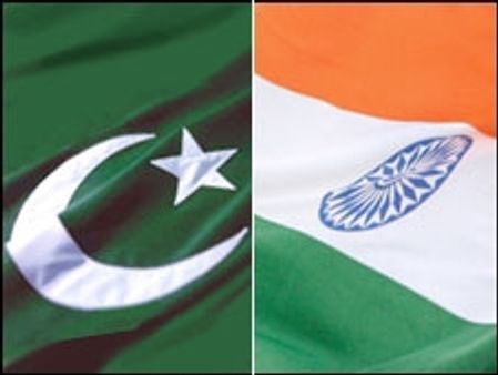 समग्र वार्ता के ख़िलाफ़ भारतीय संसद के अंदर, बाहर दबाव: गिलानी