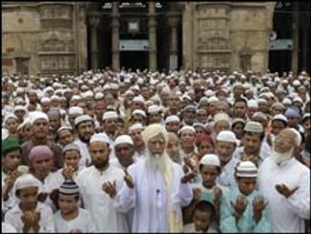 दारुल उलूम के कुलपति पर बरसे मुसलमान नेता