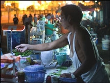 शीतलहर में पान की फ़सल चौपट