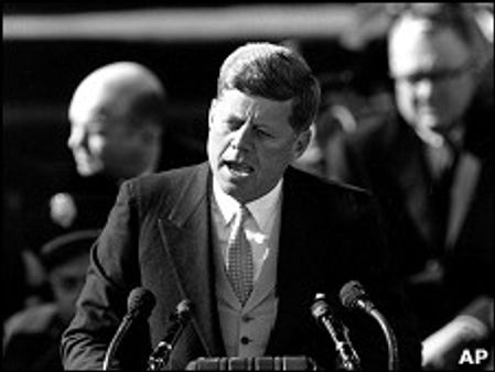 ट्विटर पर कैनेडी का अकांउट