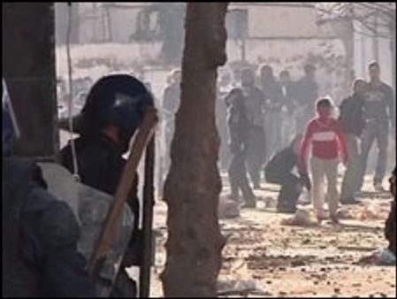 अल्जीरिया में प्रदर्शनों पर लगी रोक