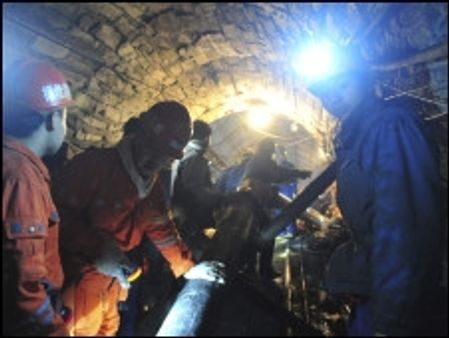 दक्षिण अफ्रीका: खदान मालिकों के खिलाफ मुकदमे का हक