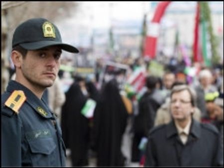 ईरान: सुरक्षाबलों और प्रदर्शनकारियों के बीच झड़पें