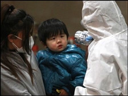 जापान: रिएक्टर में फिर लगी आग, रिसाव का खतरा