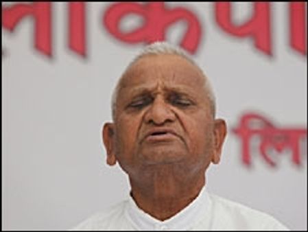 अन्ना हजारे के अनशन का तीसरा दिन, व्यापक हुआ आंदोलन