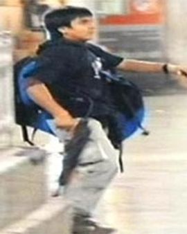 कसाब के पक्ष में दिल्‍ली का वकील