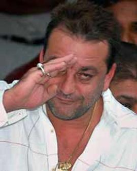 अभी राजनीति नहीं: संजय दत्‍त