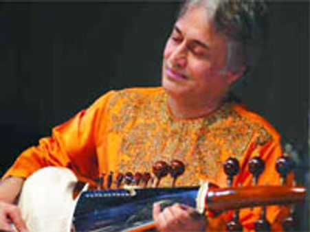 यूरोपीय ऑर्केस्‍ट्रा, अमजद अली साथ-साथ