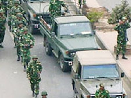 बांग्लादेश विद्रोह में 140 सैनिक मारे गये !