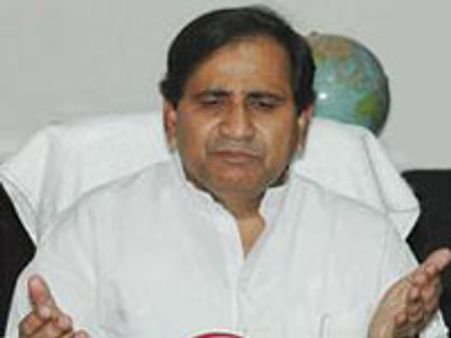 अब शकील अहमद ने तोड़ी आचार संहिता