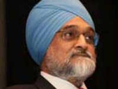 भारत को राहत पैकेज की जरूरत: अहलूवालिया