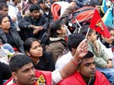 ब्रिटेनः पुलिस-तमिल संघर्ष, कई घायल