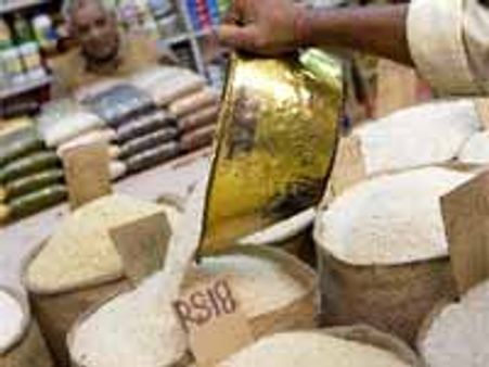 महंगाई दर 30 साल के निचले स्तर पर