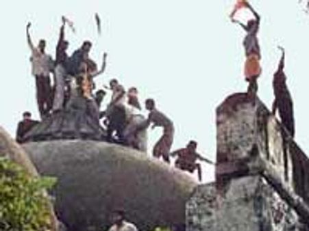 बाबरी विवाद: सचिवालय से फाइलें गायब