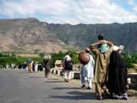 स्वात विस्थापितों की घर वापसी शुरु