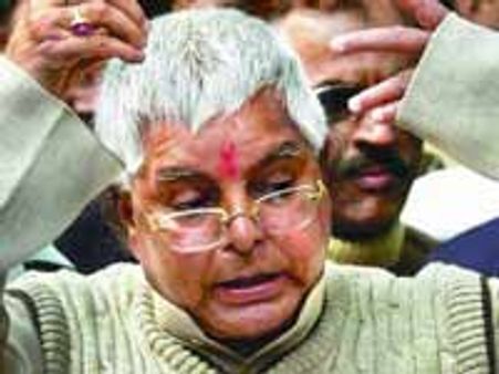 अपने ही बुने जाल में फंस गए लालू