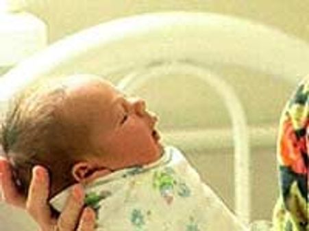 रूसी बच्चे का नाम अहमदीनेजाद रखा