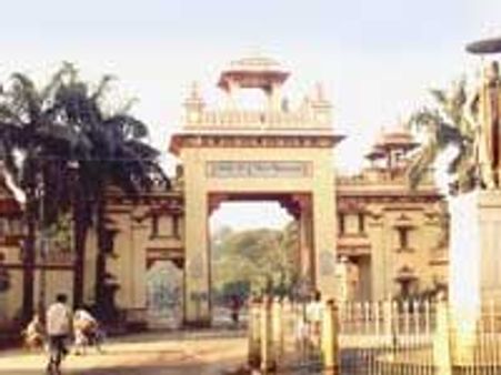 बीएचयू: रैगिंग लेने पर 10 छात्र गिरफ्तार