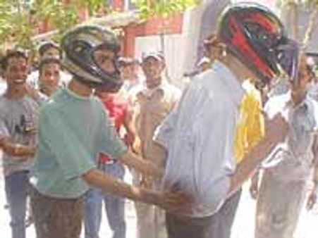 डीयू के कॉलेज में रैगिंग, छात्र सस्‍पेंड