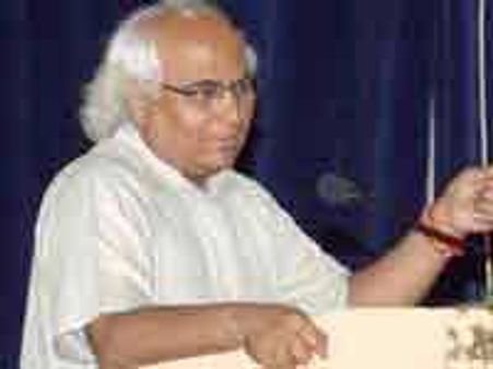 रेल मंत्री के सलाहकार बने सुधींद्र कुलकर्णी