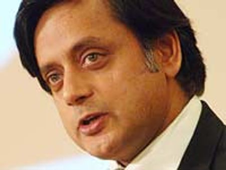 थरूर ने उड़ाया कांग्रेस का मजाक