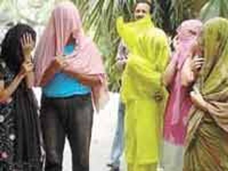 अरब देशों में सप्‍लाई होती थीं भारतीय लड़कियां