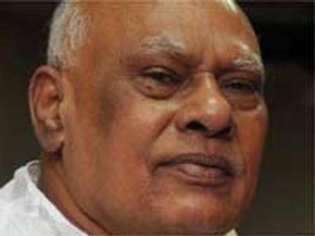 आंध्र का फैसला केंद्र के हाथः रोसैया