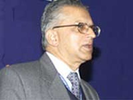 'नहीं बदला पाक का रवैया, घुसपैठ जारी'