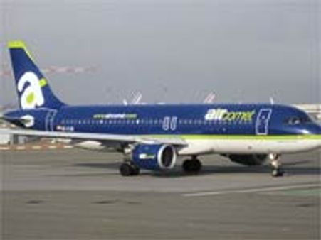 स्पेन की विमानन कंपनी बंद, हजारों यात्री फंसे