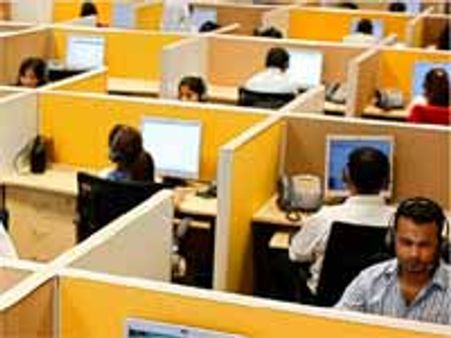 मंदी के नाम पर और कितना शोषण!