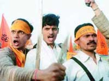 बजरंग दल के पांच कार्यकर्ता गिरफ्तार