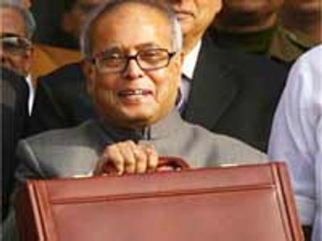 प्रणव की बेटी की अपील मजनुओं पर टैक्स लगाओ