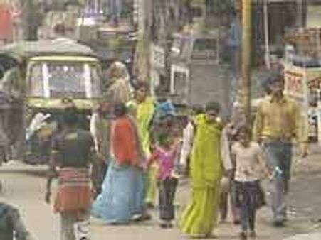 सड़को पर झगड़ती जिंदगी